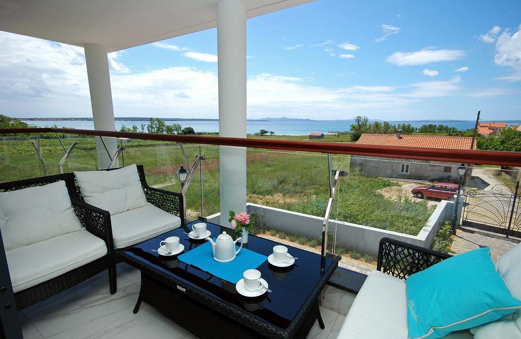 Apartments Victoria Privlaka Habitación foto